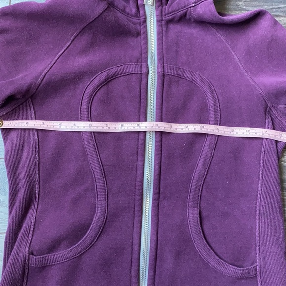 Lululemon Scuba Hoodie - Picture 4 of 5